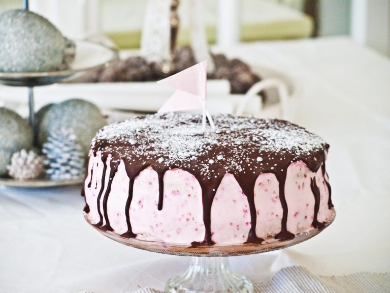 Raspberry Pastry Roll-Ups