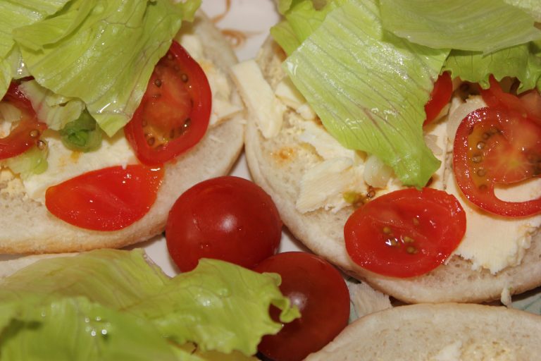Broiled Tomatoes With Cheese