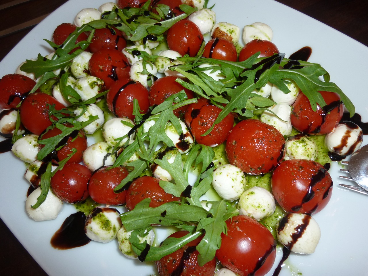 Marinated Tomatoes With Basil and Balsamic Vinegar