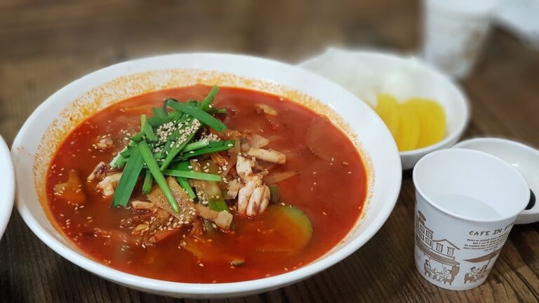 Clams in a Spicy Broth