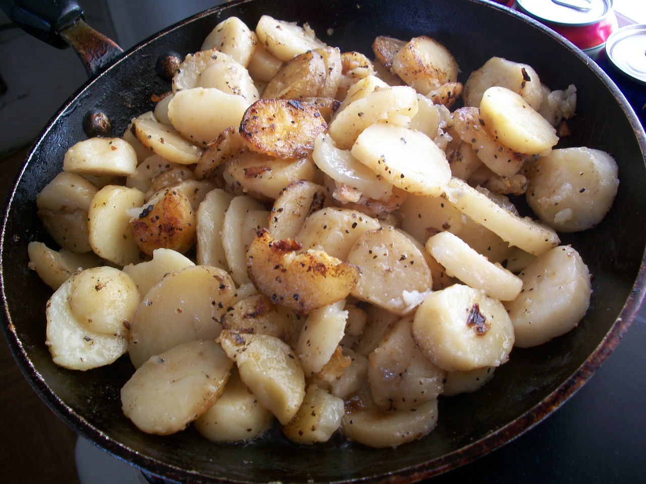 Pan-Browned Potatoes With Red Pepper and Whole Garlic