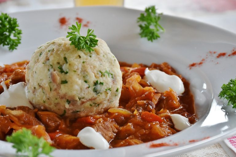 Simple Goulash With Sauerkraut