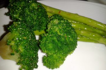 Lemony Broccoli and Chickpea Rigatoni