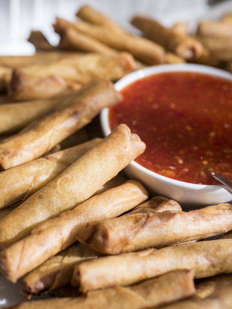 Lumpia (Filipino Egg Roll)