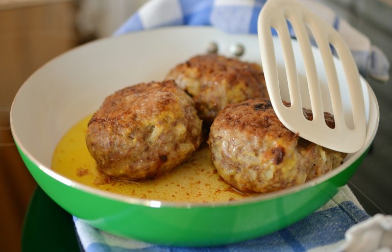 Beez's Meat Spheres (Aka Meatballs)