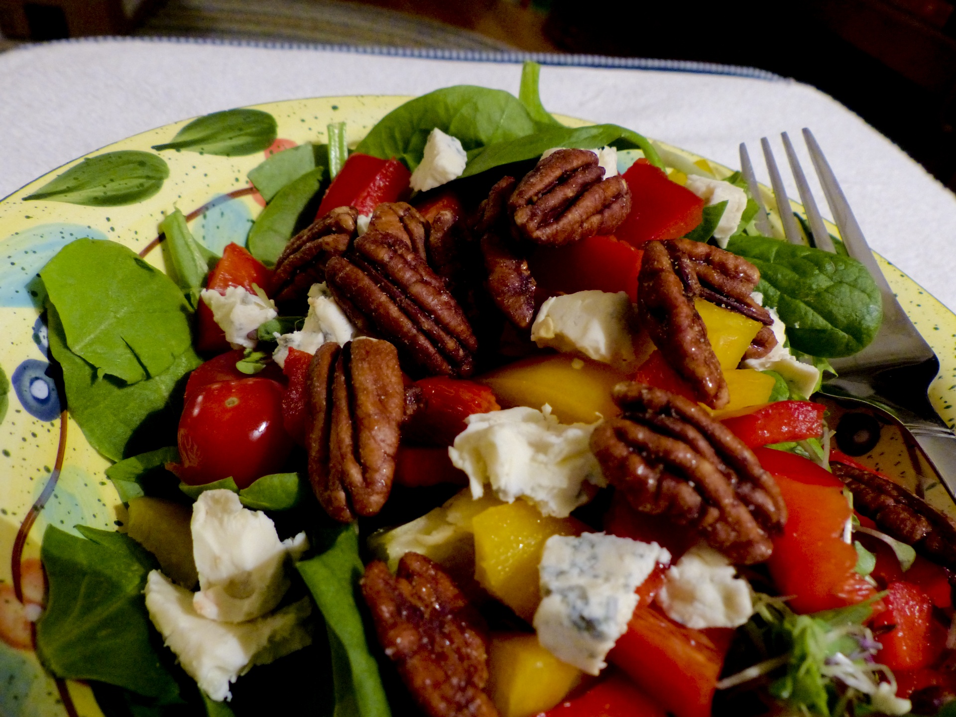 Spinach Salad With Strawberries and Caramelized Pecans