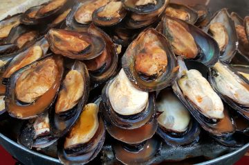 Baked Scallops With Garlic Sauce