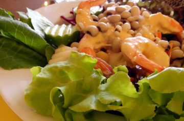 Healthy Wheat Berry and Shrimp Salad With Thai Vinaigrette