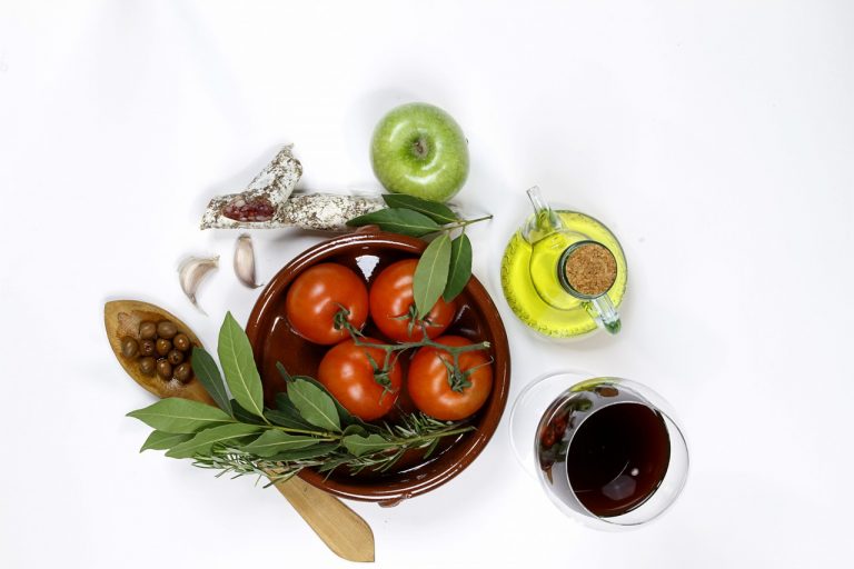 Broiled Tomatoes With Olives and Garlic