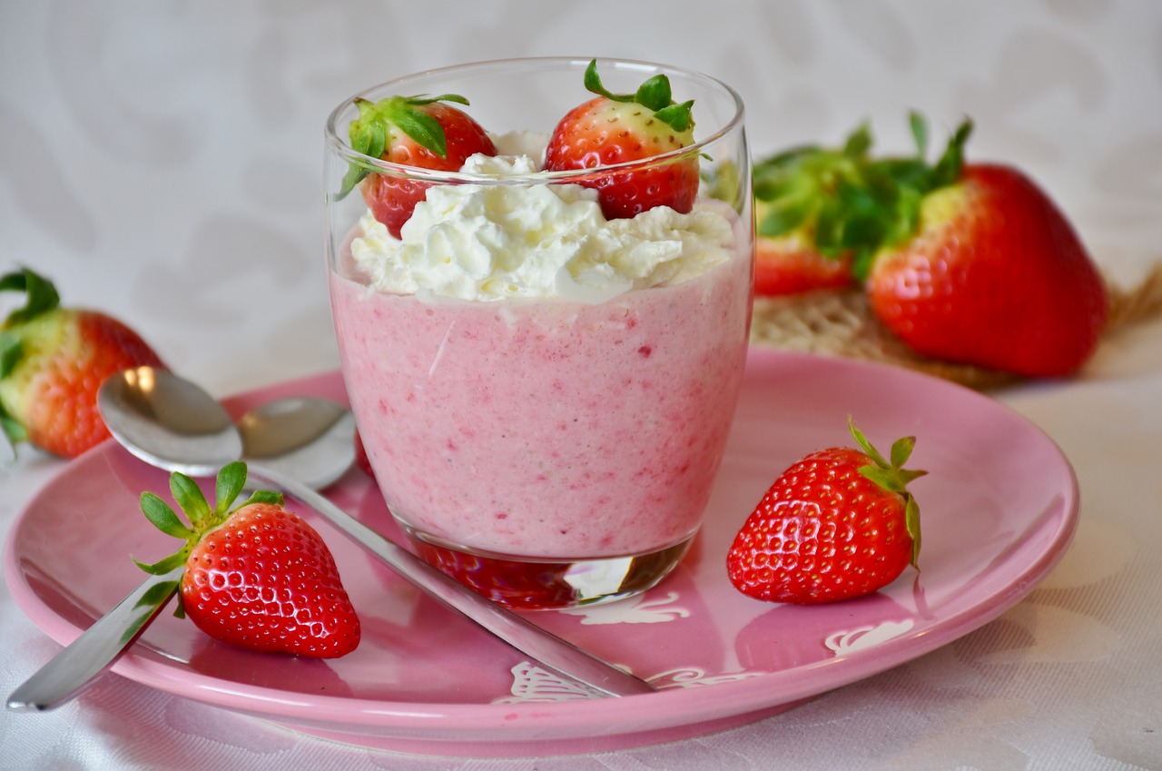 Delicious Creamy Strawberry Milk Shake