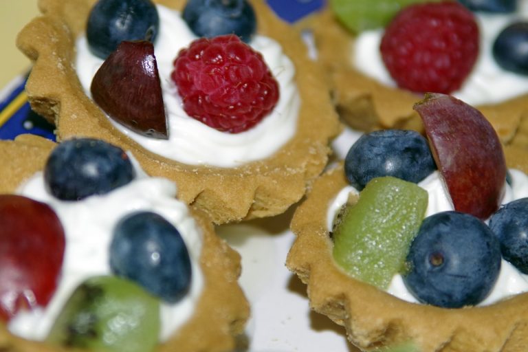 Blueberries or Raspberries With Cream