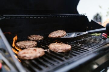 How long to grill burgers