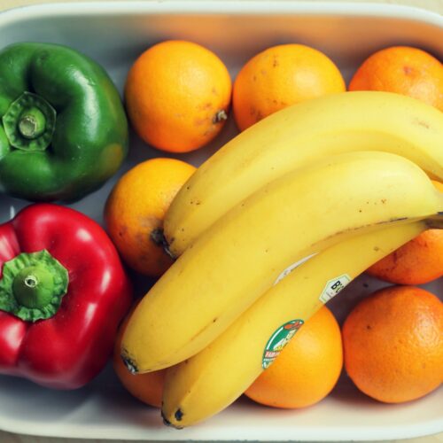 Quickly ripen fruit using bananas