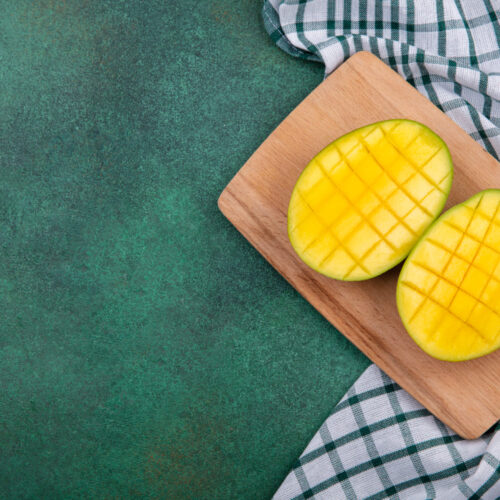 How to peel a mango